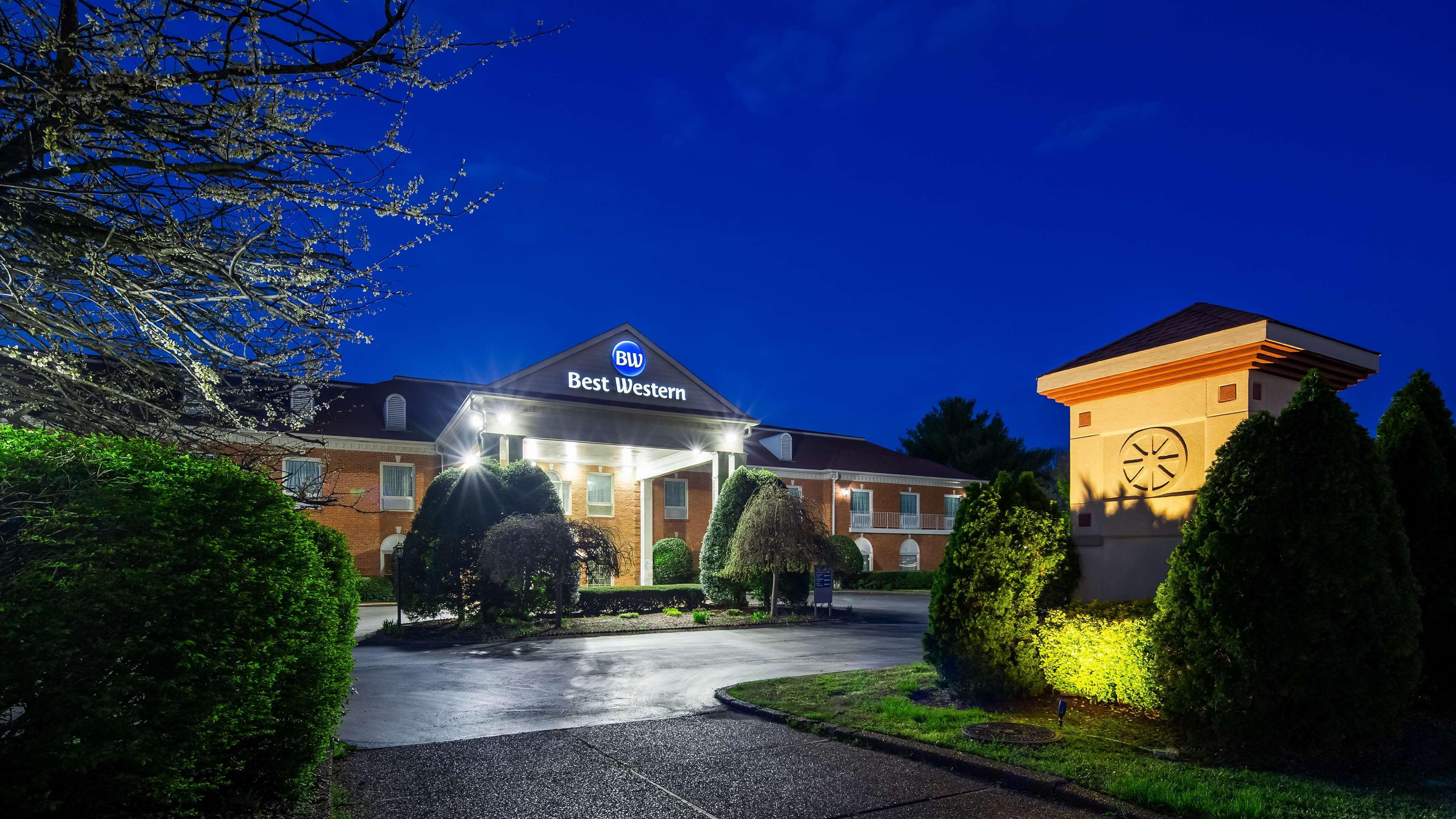 Best Western Spring Hill Inn & Suites Exterior foto