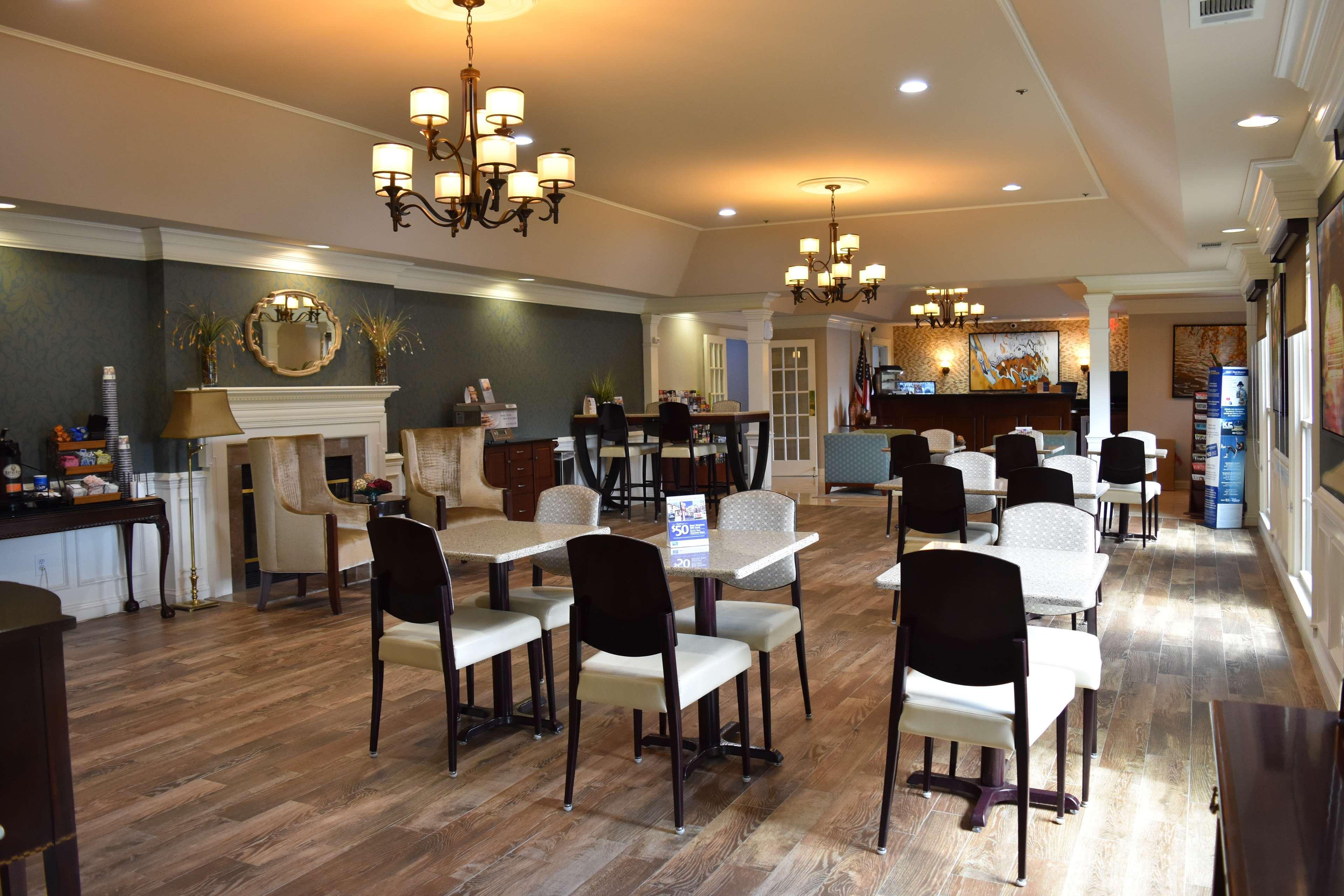 Best Western Spring Hill Inn & Suites Exterior foto