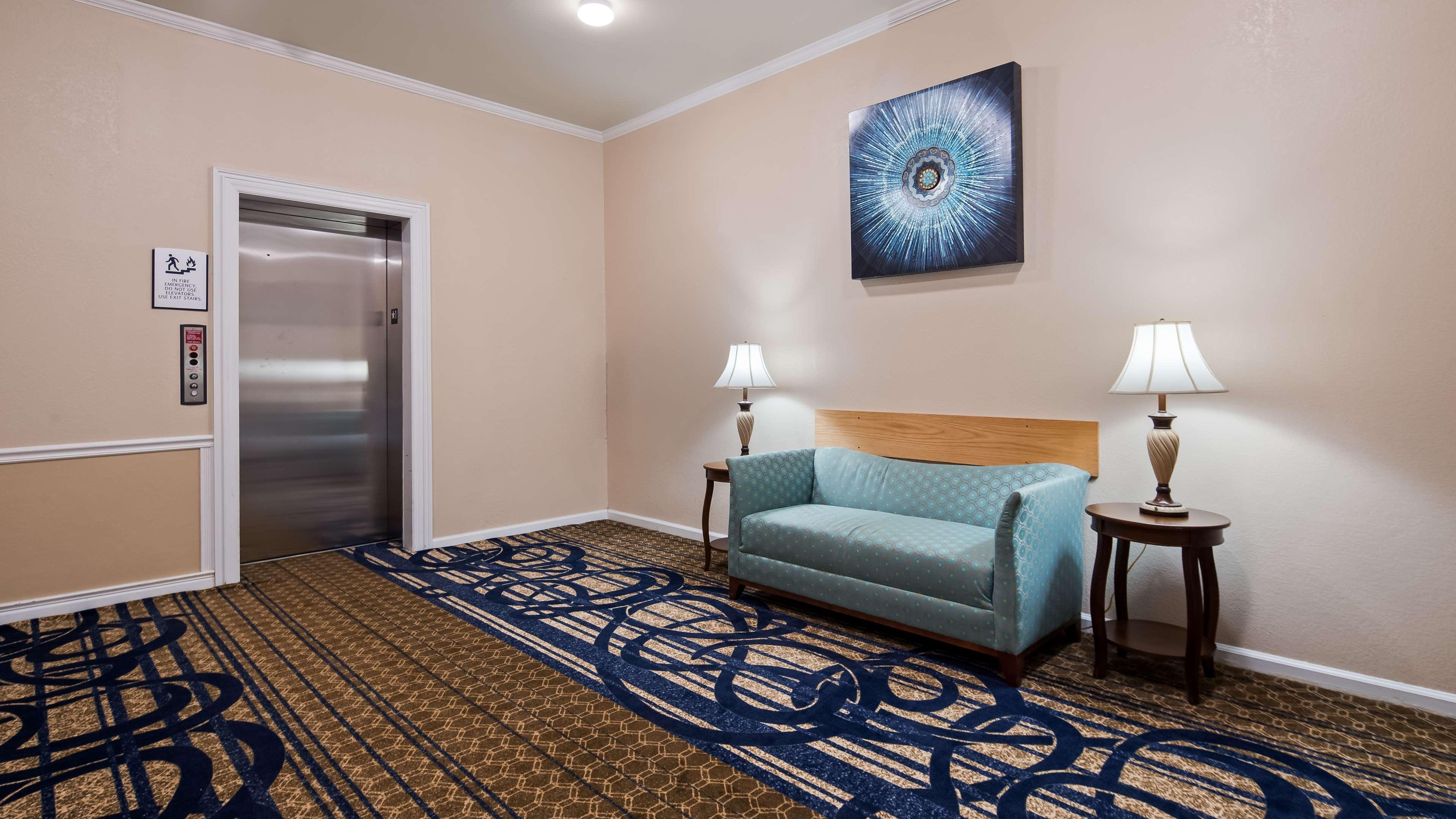 Best Western Spring Hill Inn & Suites Exterior foto