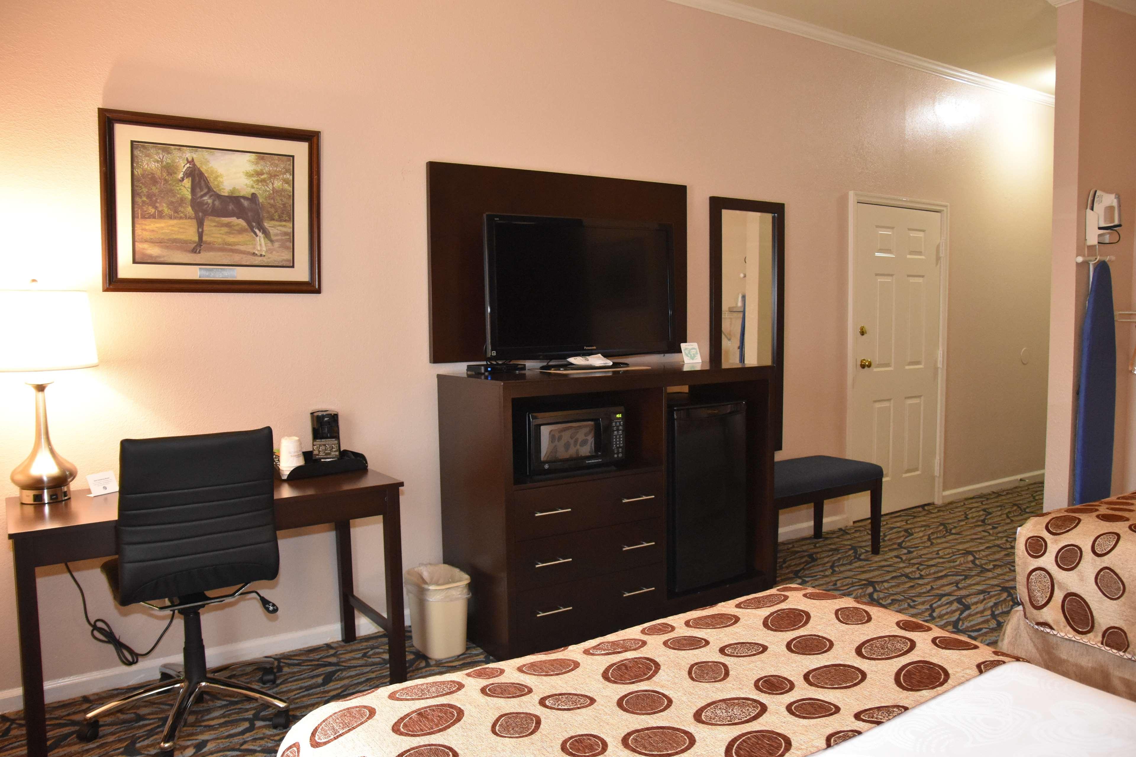 Best Western Spring Hill Inn & Suites Exterior foto