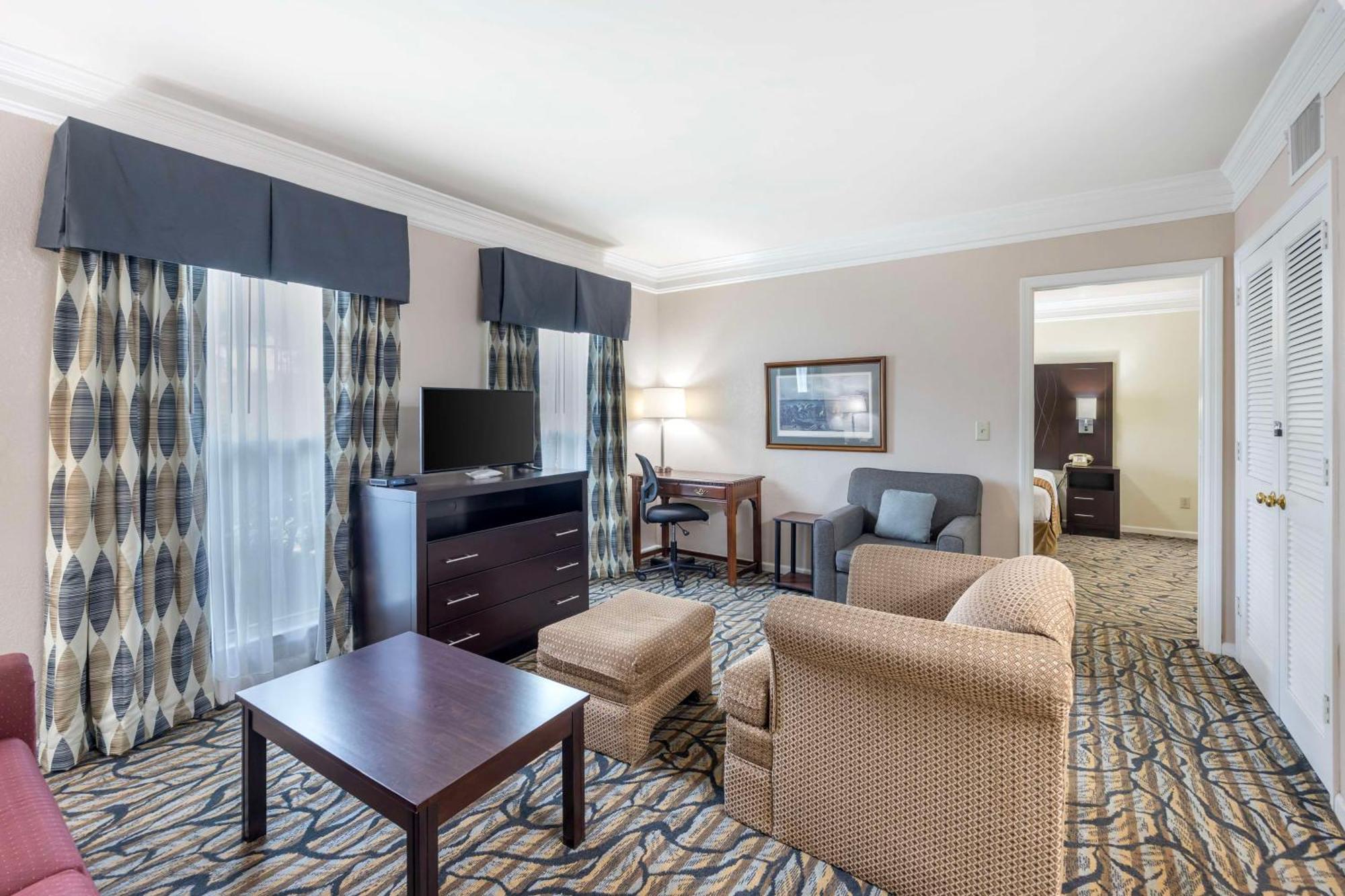 Best Western Spring Hill Inn & Suites Exterior foto